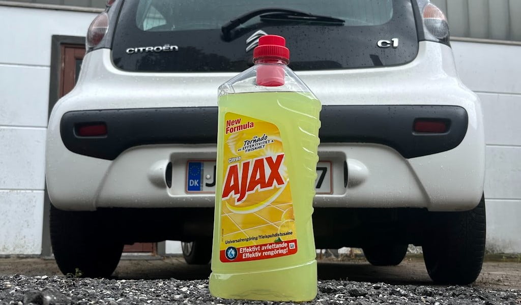 Kan man vaske bil i AJAX?